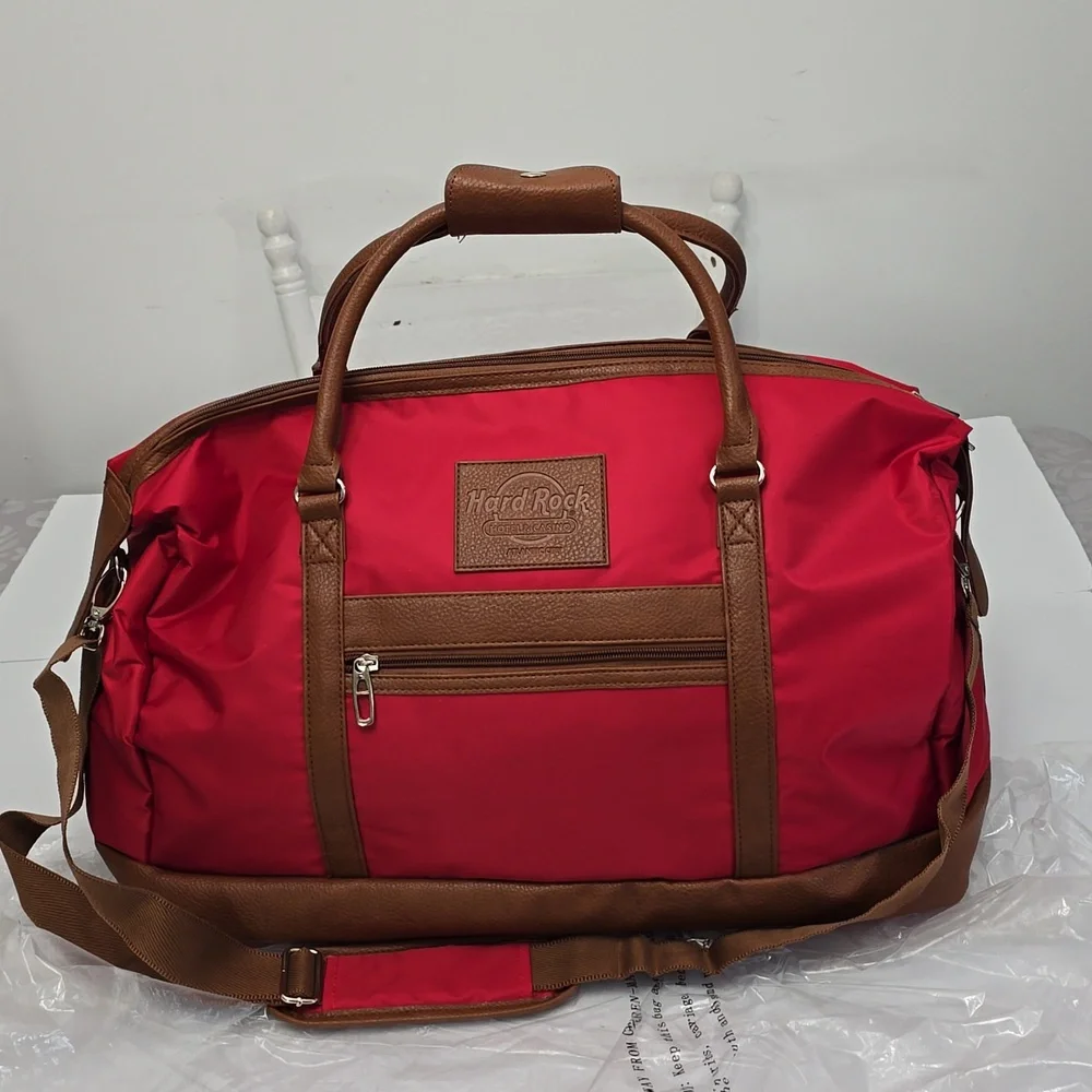 NWOT Hard Rock Atlantic City Lucas Luggage Duffle Weekend Travel Gym Bag Red